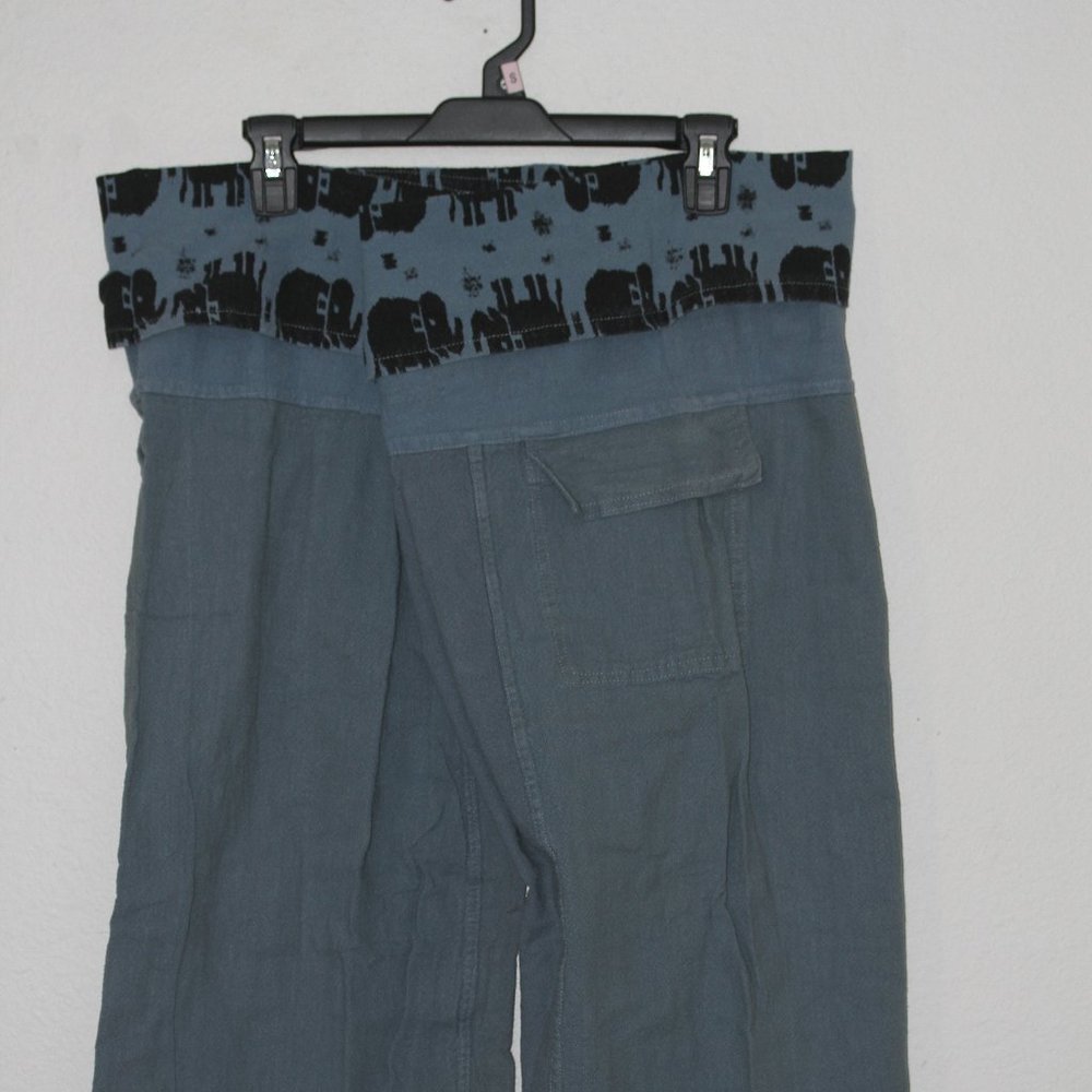 Women's Cropped Fisherman Pants with Elephants
